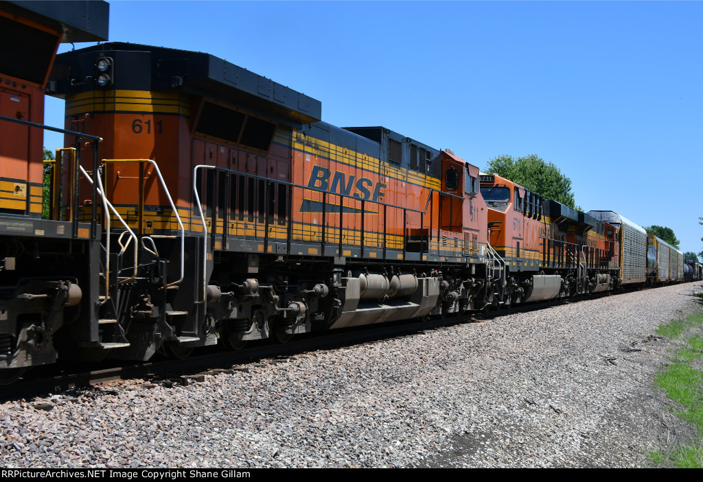 BNSF 611